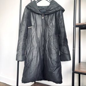 Long down puffer coat with hood, size Medium, Elie Tahari